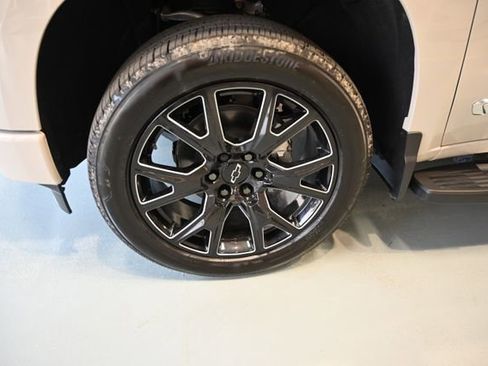 New 2026 Chevrolet Silverado 1500 High Country w/ High Country Premium Package AWD/4WD image 31