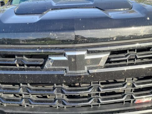 Used 2024 Chevrolet Silverado 1500 LT Trail Boss w/ Convenience Package II AWD/4WD image 10