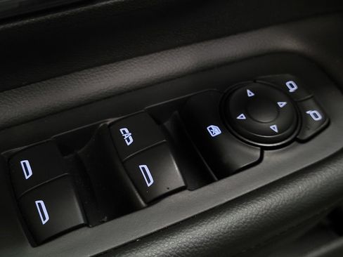 Used 2024 GMC Terrain SLT FWD image 27