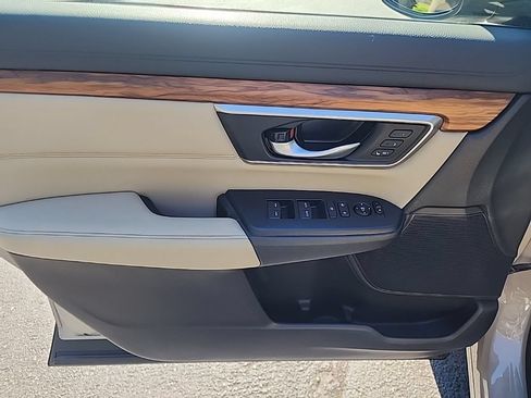 Used 2019 Honda CR-V Touring image 10