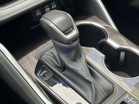 Used 2024 Toyota Highlander LE image 22