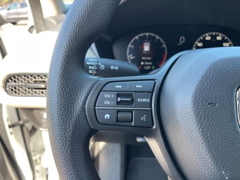 Certified 2025 Honda HR-V LX image 22