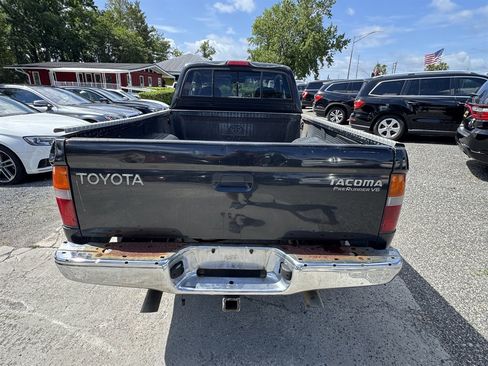 Used 2000 Toyota Tacoma PreRunner RWD image 5