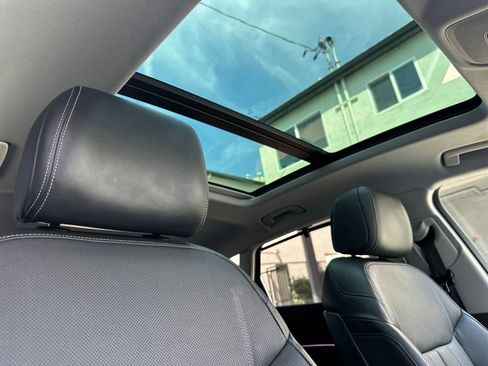 Used 2024 Audi Q8 e-tron Prestige w/ Prestige Package image 17