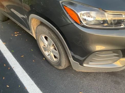 Used 2020 Chevrolet Trax LS w/ Tint and Cruise Package FWD image 2