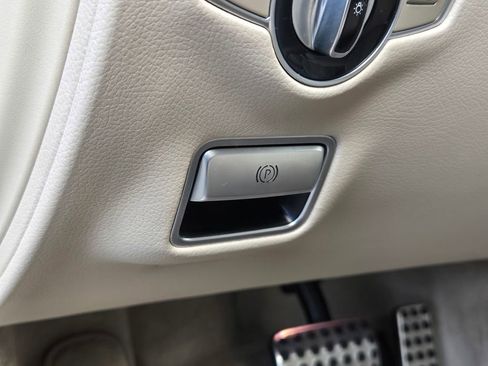 Used 2019 Mercedes-Benz S 560 Sedan image 27