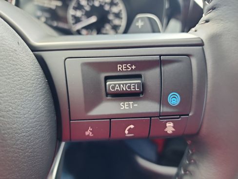 New 2025 Nissan Pathfinder SV w/ Black Appearance Package image 18