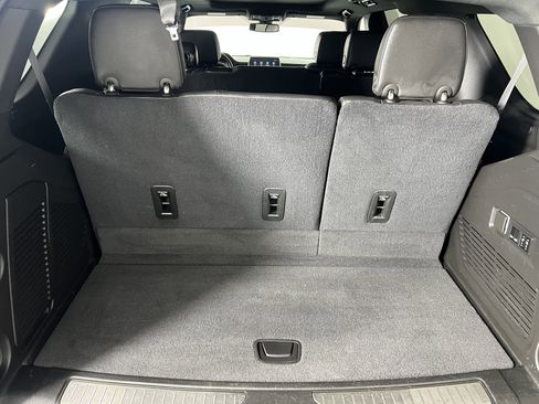 Used 2021 Chevrolet Tahoe Z71 w/ Z71 Signature Package image 21