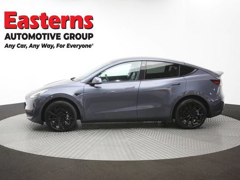 Used 2022 Tesla Model Y Long Range AWD/4WD image 54