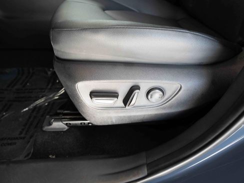 Used 2024 Toyota Grand Highlander XLE AWD/4WD image 12