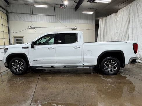 Used 2023 GMC Sierra 1500 SLT w/ SLT Convenience Package image 10