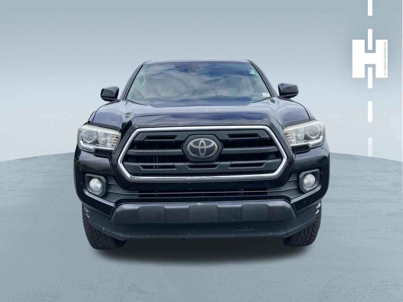 Used 2018 Toyota Tacoma SR5 RWD image 2