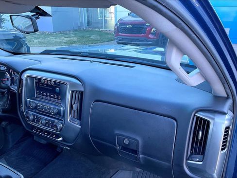 Used 2018 Chevrolet Silverado 1500 LT w/ Texas Edition image 16