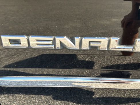 Used 2016 GMC Yukon Denali w/ Open Road Package AWD/4WD image 9