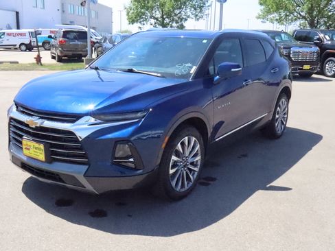 Used 2022 Chevrolet Blazer Premier w/ Enhanced Convenience Package AWD/4WD image 3