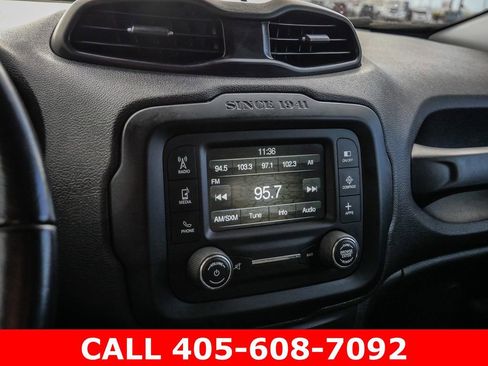 Used 2017 Jeep Renegade Latitude FWD image 27