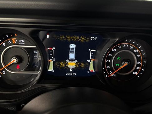 Used 2025 Jeep Gladiator Mojave AWD/4WD image 21