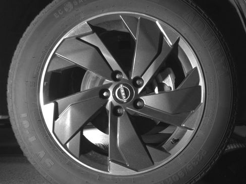 Used 2024 Nissan Rogue SV AWD/4WD image 26