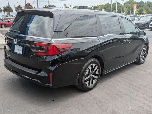 Certified 2026 Honda Odyssey EX-L image 5