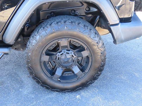 Used 2019 Jeep Wrangler Unlimited Sport S image 17