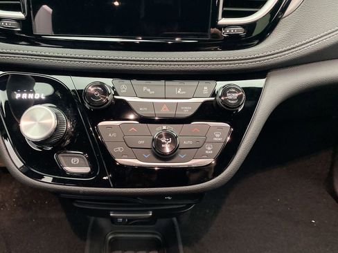 New 2026 Chrysler Pacifica Select FWD image 20