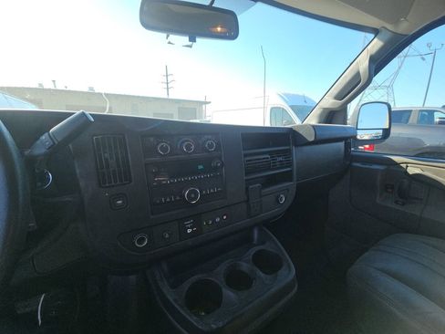 Used 2020 GMC Savana 2500 image 11