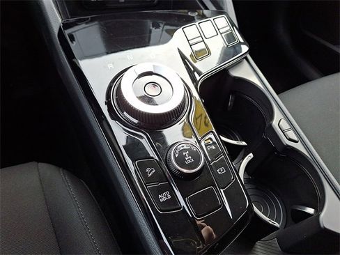 Used 2024 Kia Sportage LX image 14