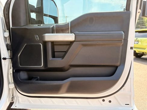 Used 2020 Ford F350 Lariat w/ Lariat Ultimate Package AWD/4WD image 11