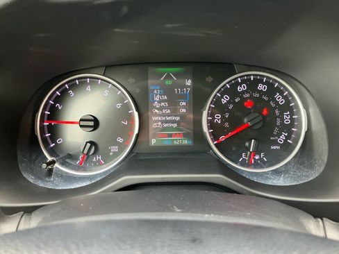 Used 2021 Toyota RAV4 LE image 13