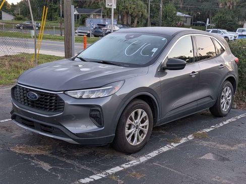Used 2024 Ford Escape Active w/ Cold Weather Package FWD image 3