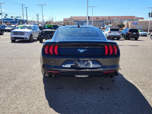 Used 2022 Ford Mustang Coupe image 4