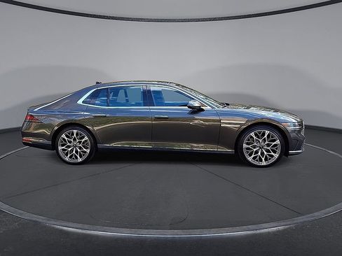 Used 2025 Genesis G90 3.5T AWD/4WD image 9