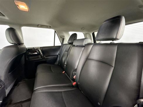 Certified 2022 Toyota 4Runner TRD Off-Road Premium w/ Moonroof Package AWD/4WD image 31