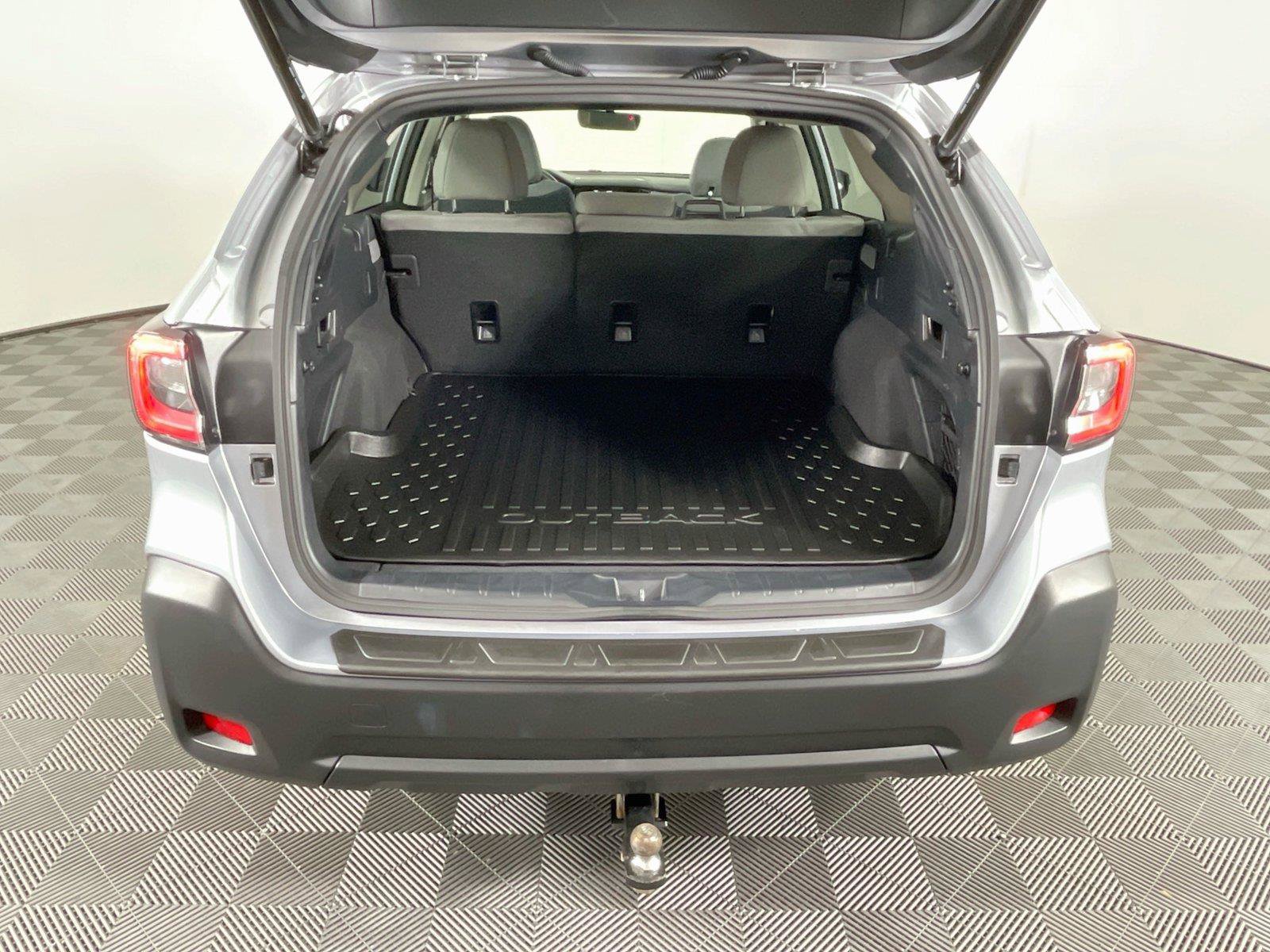 Used 2025 Subaru Outback Premium w/ Popular Package #1A AWD/4WD image 28