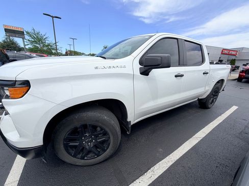 Used 2022 Chevrolet Silverado 1500 W/T w/ WT Value Package image 4