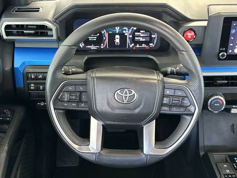 Used 2025 Toyota Tacoma TRD Off-Road AWD/4WD image 16