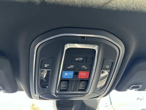 New 2025 Jeep Grand Cherokee L Altitude image 11