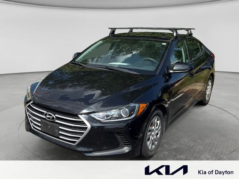 Used 2017 Hyundai Elantra SE FWD image 1