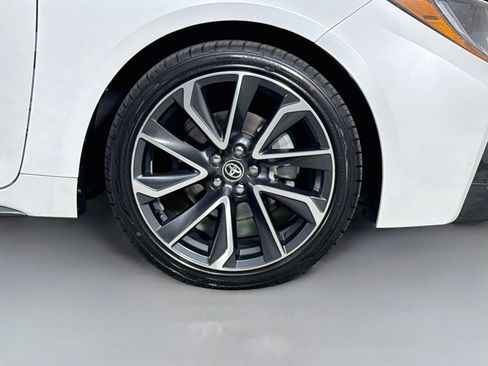 Used 2022 Toyota Corolla XSE FWD image 32