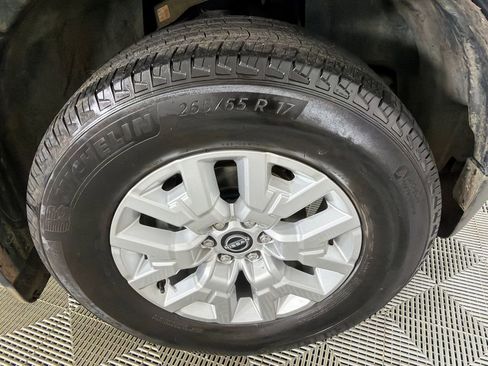 Used 2024 Nissan Frontier SV w/ SV Convenience Package RWD image 12