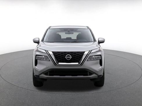 Used 2025 Nissan Rogue SV FWD image 2