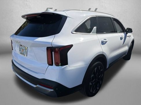 Used 2025 Kia Sorento EX FWD image 5