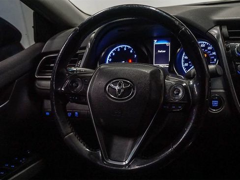 Used 2019 Toyota Camry SE image 14