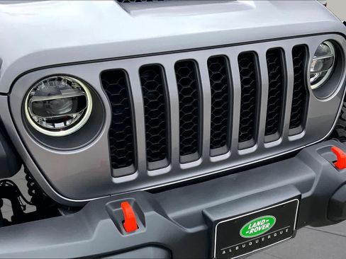 Used 2021 Jeep Gladiator Mojave AWD/4WD image 29