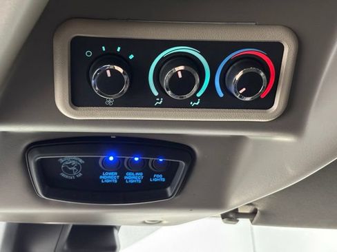 Used 2019 GMC Savana 2500 w/ Enhanced Convenience Package RWD image 32