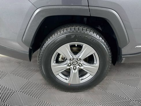 Used 2024 Toyota RAV4 LE AWD/4WD image 27