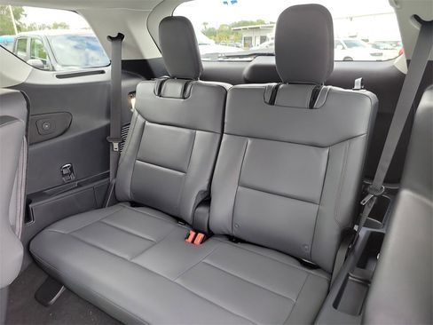 New 2025 Ford Explorer Active w/ Active Comfort Package image 12