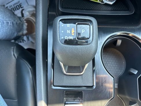 Used 2023 Nissan Rogue SV w/ SV Premium B Package image 23