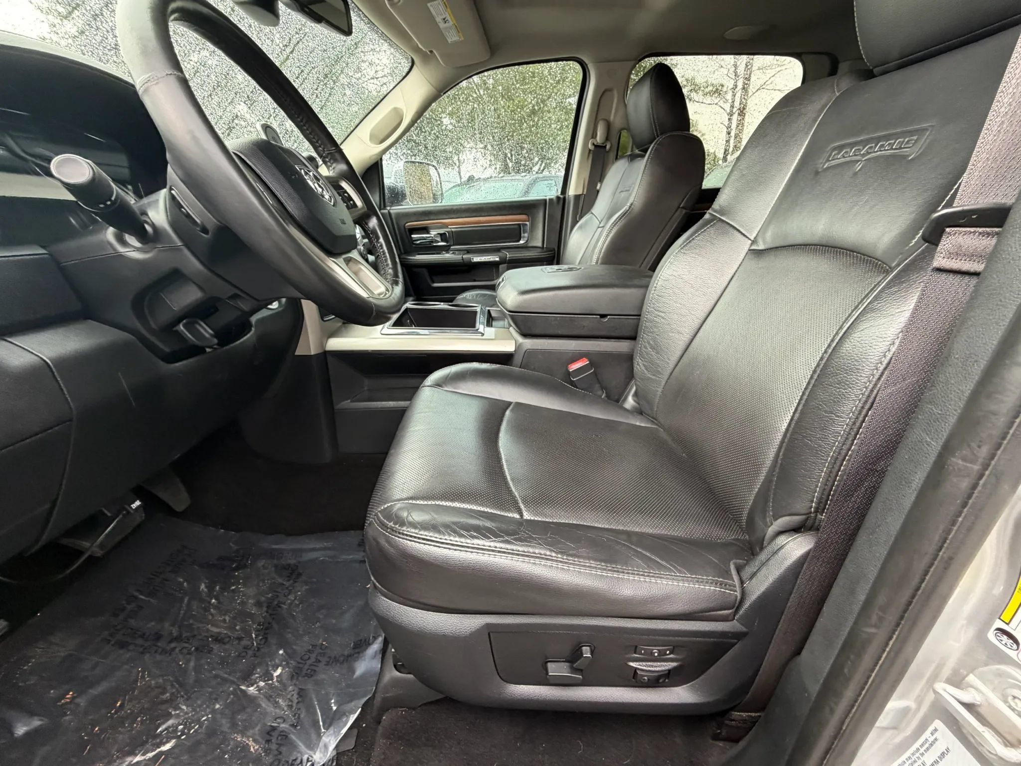 Used 2015 RAM 2500 Laramie AWD/4WD image 7
