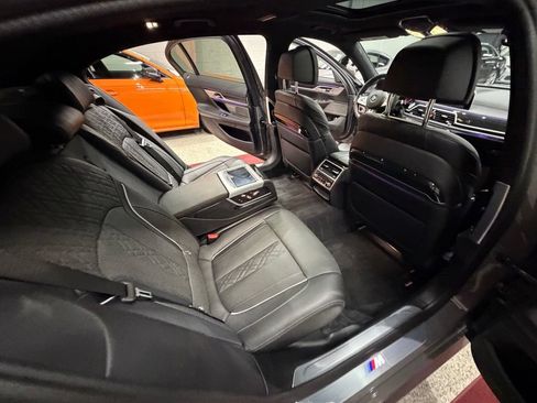 Used 2020 BMW 750i xDrive w/ Luxury Rear Seating Package AWD/4WD image 48